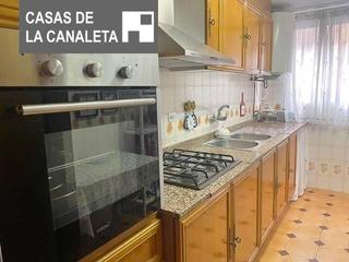 Etagenwohnung in La Constitución-Canaleta. Buen piso, luminoso, exterior buena zona
