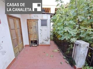 Maison à Juzgados. Casa independiente junto parque cabecera