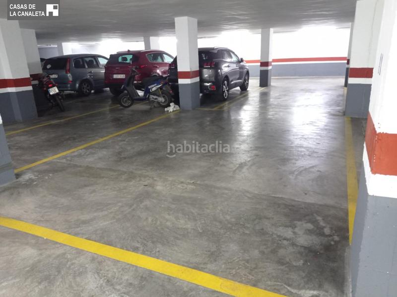 Foto d66d4902-9f74-4f5d-9ab6-f25f46e02097. Parking voiture dans La Constitución-Canaleta Mislata