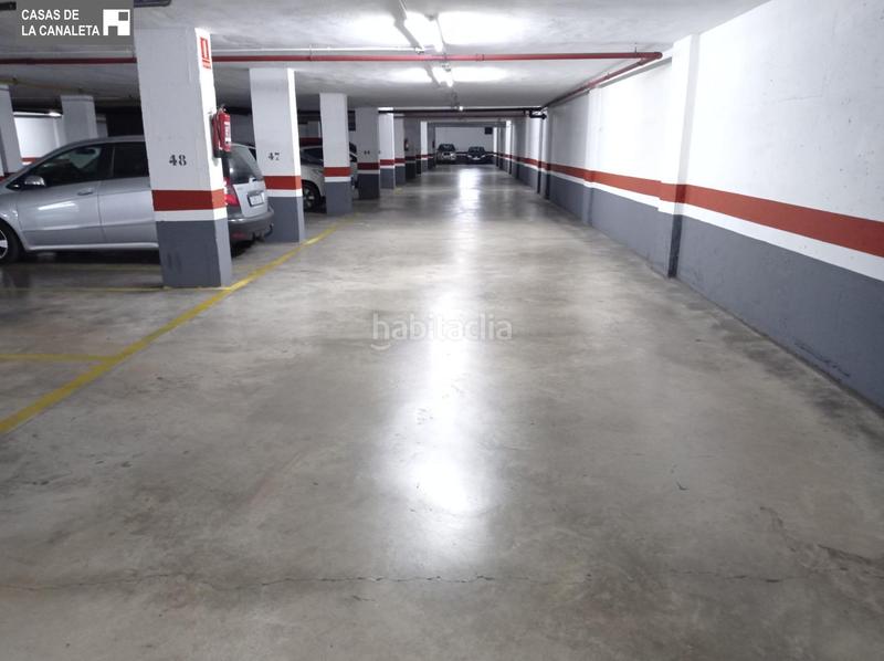 Foto e65b3b72-98b8-4f32-af51-583364c4b147. Parking voiture dans La Constitución-Canaleta Mislata