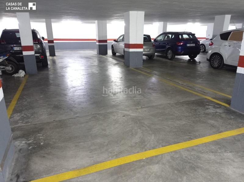 Foto f5e0c66f-6082-43d0-989e-3aae5e03184a. Parking voiture dans La Constitución-Canaleta Mislata