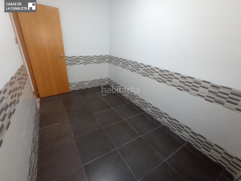 Foto 56452568-81c6-4df1-8a87-5c9a22490046. Planta baja vivienda al lado del hospital militar en Mislata