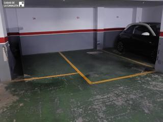 Parking coche en La Constitución-Canaleta. Plaza de garaje zona padre llansol