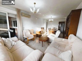 Appartement à Cardenal Benlloch. Excelente vivienda con garaje y trastero, amplia de 4 hab y 2 ba