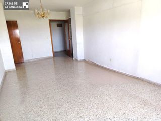 Pis a Cardenal Benlloch. Excelente vivienda con garaje y trastero, amplia de 4 hab y 2 ba