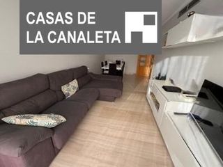 Piso en La Constitución-Canaleta. Excelente vivienda con garaje incluido junto parque cabecera