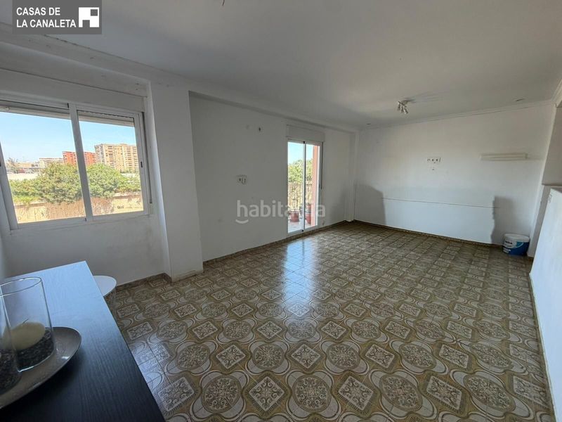 Foto 7d4d008c-f695-463b-aa16-5def72d809c0. Pis a Centro Xirivella