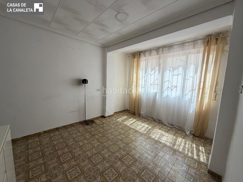 Foto d5374be5-fd41-4150-9d3f-ae083bc19659. Pis a Centro Xirivella