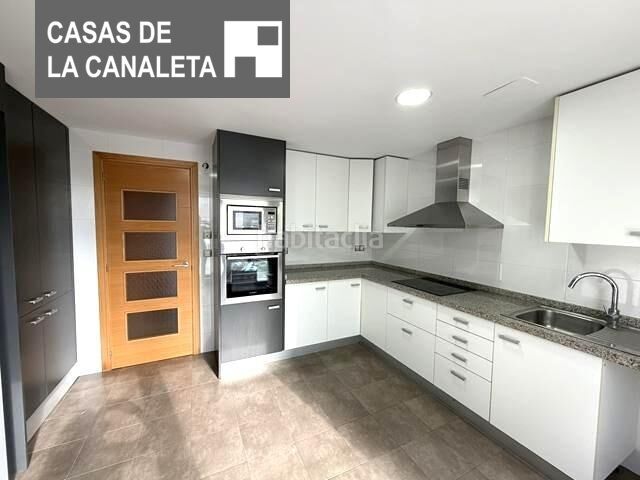 Foto 09b97f51-6179-4bc6-85bc-d834296dea29. Rent flat with heating parking in La Constitución-Canaleta Mislata