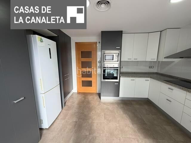 Foto b10d1d7b-2db1-4efd-930e-750c3f458e1f. Rent flat with heating parking in La Constitución-Canaleta Mislata