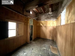 Planta baixa a Cardenal Benlloch. Planta baja vivienda de 33m2 para reformar