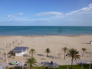 Affitto Piccolo appartamento in Passeig marítim de neptú 48. Primera linea frontal al mar