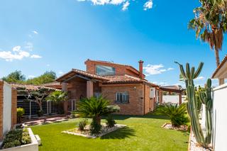Xalet a Riba - roja de Túria. Chalet montepilar 990.000€