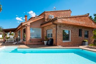 Xalet a Riba - roja de Túria. Chalet montepilar 990.000€