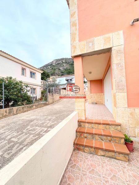 Foto e4f24e19-bda7-4ee8-beec-174da5c17fad. Chalet en calle single del 32 chalet con piscina en urbanización bona vista en Cullera