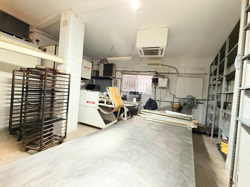 Foto 4598bdc4-7ad8-4ad7-85ed-3536db8b5841. Local comercial  en el corazón en pueblo de Cullera Cullera