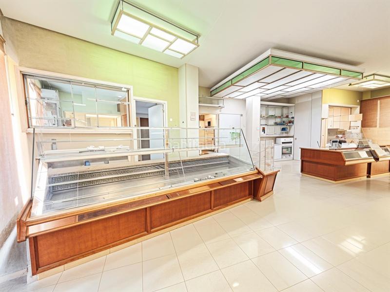 Foto 98d7d67e-0873-4252-ab35-c34fc059f1e2. Local comercial  en el corazón en pueblo de Cullera Cullera