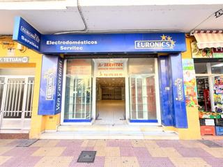Lloguer Local Comercial  Calle de la bega. Local comercial con una ubicación excelente