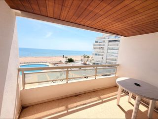 Apartment in Racó. Apartamento reformado con vistas al mar en urbanización el prado