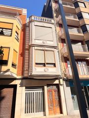 Maison  Doctor alemany 41. Casa señorial en el centro de cullera con planta baja garaje y d