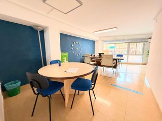 Office space in Calle josep burguera 23. Oficina en venta en pleno centro de san antonio con posibilidad
