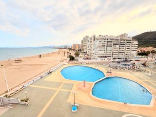 Apartament a Calle jaume roig 2. Apartamento en 1ª linea de mar con piscina