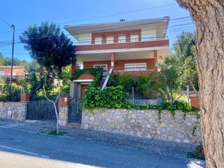 Xalet a Cunit Residencial. Chalet a los 4 vientos con gran parcela y excelente ubicacin