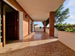 Xalet a Cunit Residencial. Chalet a los 4 vientos con gran parcela y excelente ubicacin