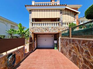 Casa  Calle mallorca. Magnifico chalet en cunit residencial cerca de todos los servici