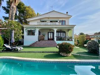 Xalet a Mas Mel. Espectacular chalet con vistas al mar