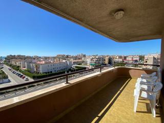 Pis  Calle vendrell. Piso esquinero con ascensor piscina y parking