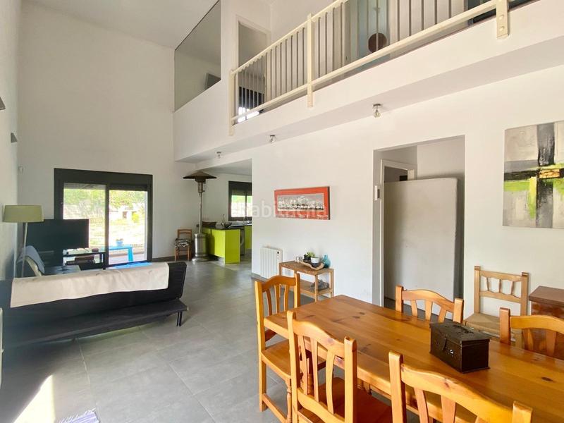 Foto 32d88124-7586-4104-a77c-377e6ca5da5d. Chalet con riscaldamento parcheggio piscina in costa Cunit - els jardins - els rosers Cunit