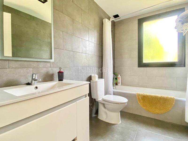 Foto a6ed52c5-520b-4197-b375-712475e13de6. Chalet con riscaldamento parcheggio piscina in costa Cunit - els jardins - els rosers Cunit