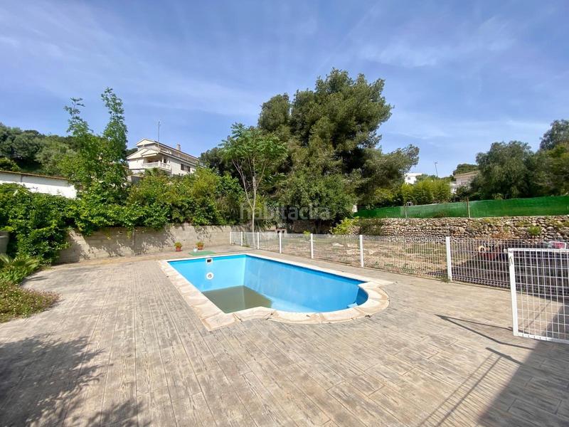 Foto c77673d5-43ff-40a0-9db5-ce33a55b5502. Xalet amb calefacció aparcament piscina a costa Cunit - els jardins - els rosers Cunit