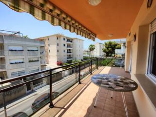 Pis  Avenida avinguda de can toni. Piso de tres habitaciones y gran terraza en cunit playa