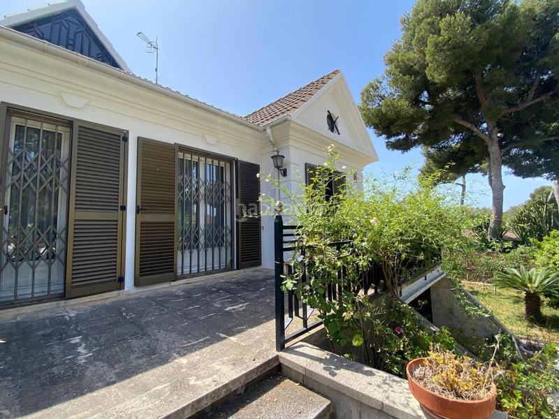 Foto d090aa6c-d89b-4dd6-85c3-1501f1bd1d1f. Chalet elegante villa exclusiva y atemporal en una sola planta en Cunit