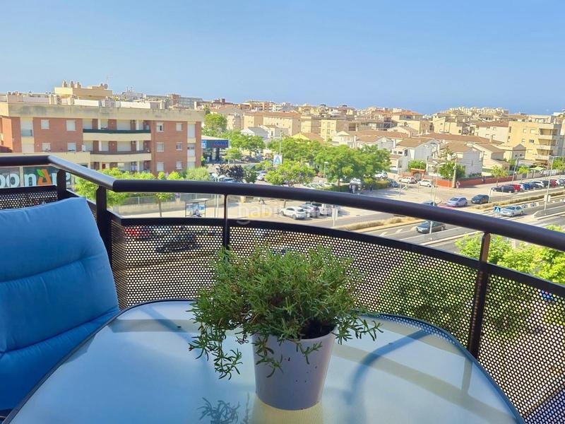 Foto e6f8bd69-e51b-4a15-ac9b-471f535216c4. Àtic amb piscina a Cunit residencial Cunit