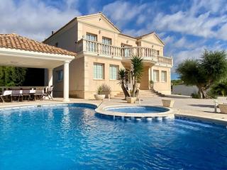 Chalet  Avenida de tarragona. Espectacular chalet en baronia del mar