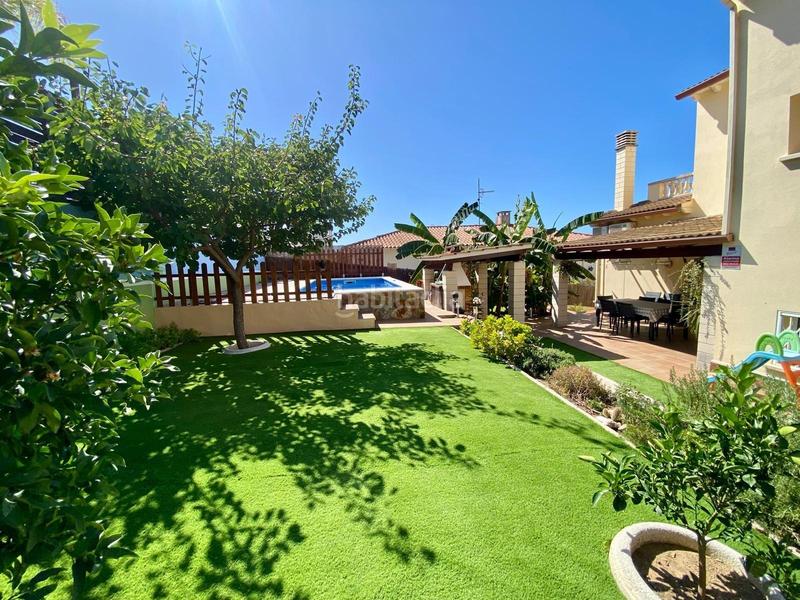 Foto 05b3c703-3ae1-4ff3-97d0-bb46e80d1d69. Chalet impecable chalet con piscina en Cunit residencial Cunit