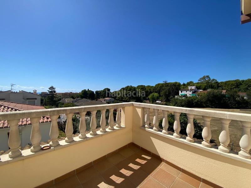 Foto 6d7d6a7f-bfe7-440d-863f-c1592a8e7fdd. Chalet impecable chalet con piscina en Cunit residencial Cunit