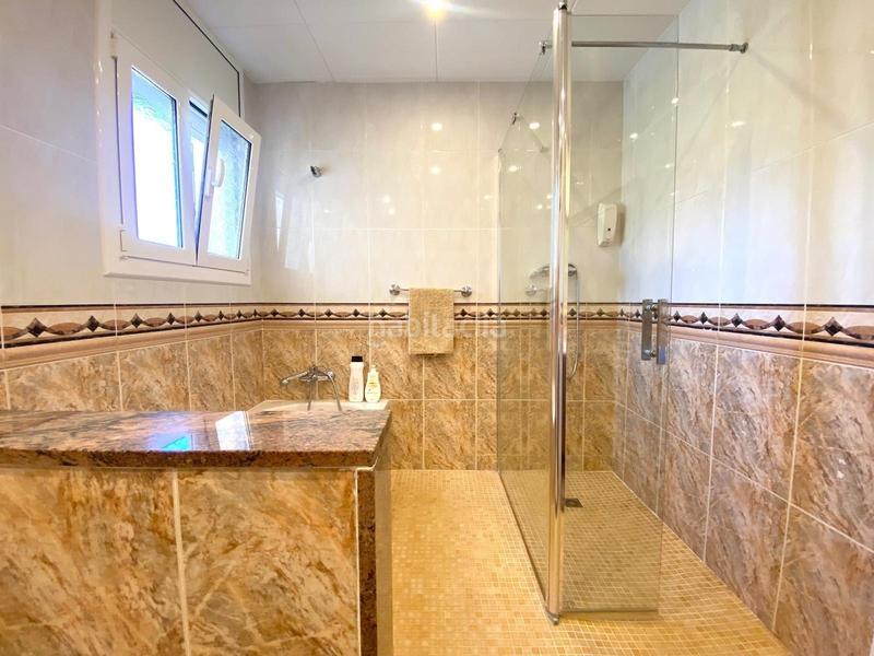 Foto 9ed4f1eb-66f8-474b-84f7-6a57b310ed2c. Chalet impecable chalet con piscina en Cunit residencial Cunit