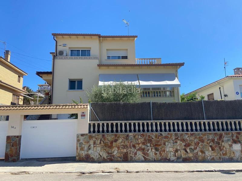 Foto a22eba06-9fa1-4edb-a109-5eca6cd5316e. Chalet impecable chalet con piscina en Cunit residencial Cunit