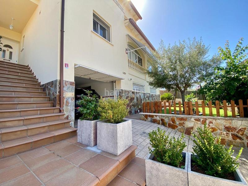 Foto a73b2e0c-1a4e-4d9d-9f4a-024046cfd32c. Chalet impecable chalet con piscina en Cunit residencial Cunit