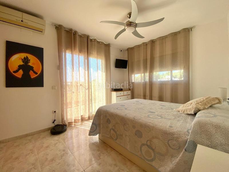 Foto eb90c175-a93e-4b65-a625-a943477eeb14. Chalet impecable chalet con piscina en Cunit residencial Cunit