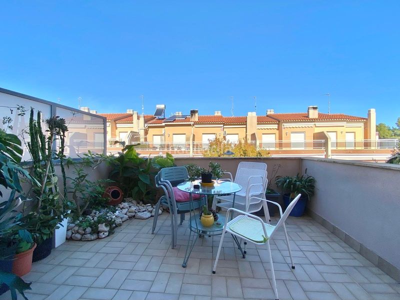 Foto 80b1bb64-58ac-4823-a6de-5bff0d3b53ae. Casa adossada amb calefacció aparcament a Bonavista Vendrell (El)
