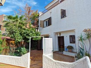 Casa adossada a Segur de Calafell Nucli Urbà. Casa a tres vientos en centro de segur de calafell