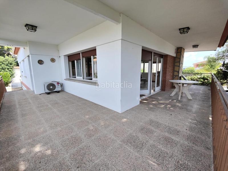 Foto 0220a497-4645-452f-a75a-fb69c552f7b8. Chalet mit heizung parking in Cunit residencial Cunit