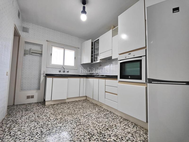 Foto 13976d84-873a-44e2-ae06-211ed369af55. Chalet mit heizung parking in Cunit residencial Cunit