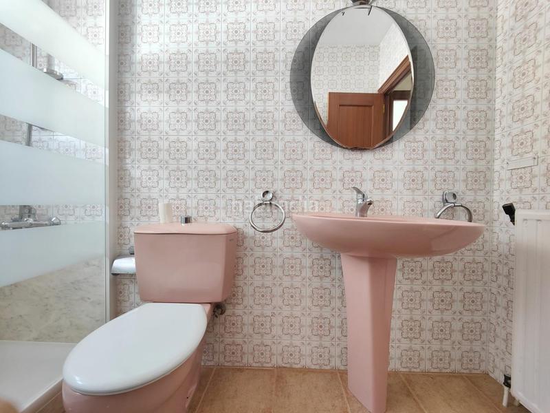 Foto 810f3e41-57ad-467b-b882-07e06fb596db. Chalet mit heizung parking in Cunit residencial Cunit