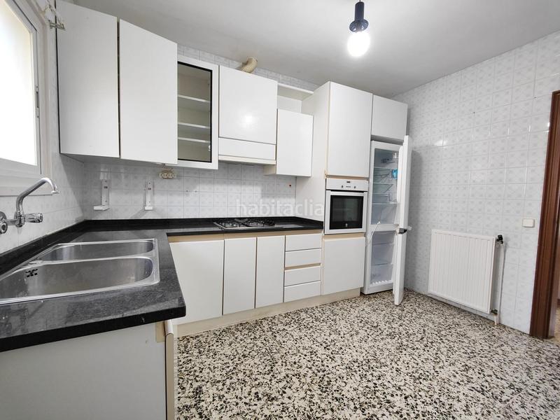 Foto 855a5cdc-3d58-49d6-8715-926ad889806c. Chalet mit heizung parking in Cunit residencial Cunit